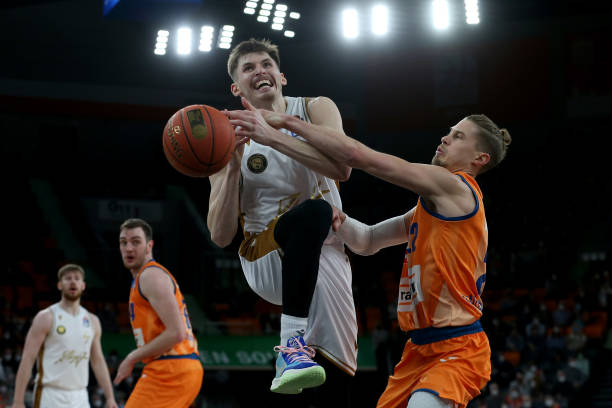 中国羽毛球公开赛：国羽选手表现亮眼