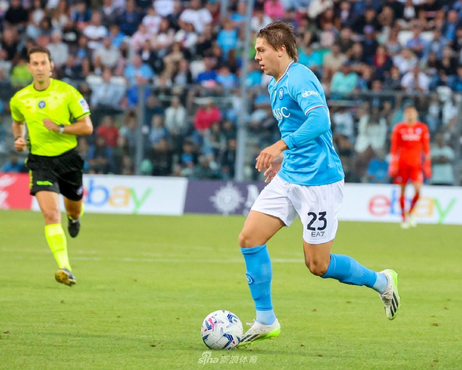 发出更加璀 发出更加璀