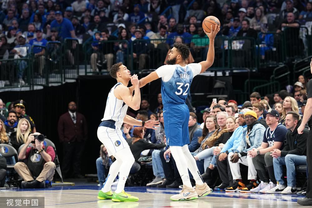 家人遭辱骂！20岁国青红星心态崩了 手指看台+与大连球迷激烈互喷