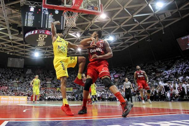 体育中超：上海申花1-1逼平武汉三镇